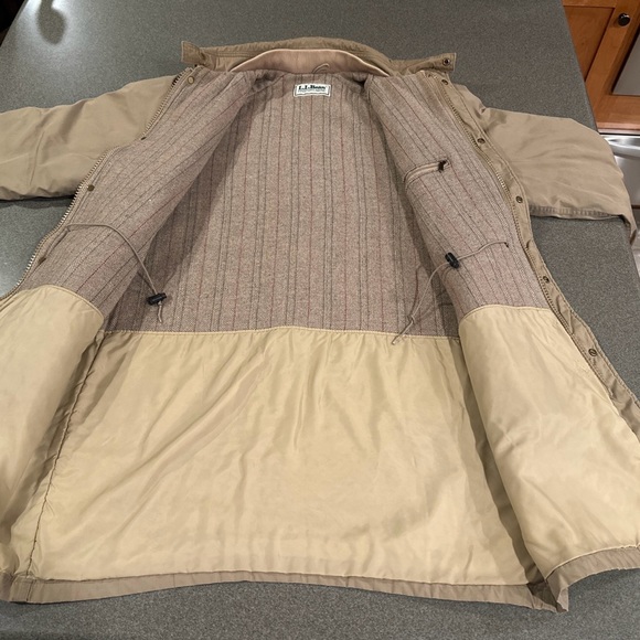 LL Bean Mens XL. Smoke free home. Quilted, heavy chore coat. - Picture 10 of 11